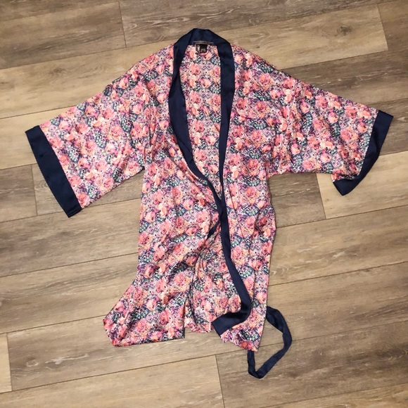 Victoria Secret Slip & Robe Set anniversary wedding - Picture 4 of 7